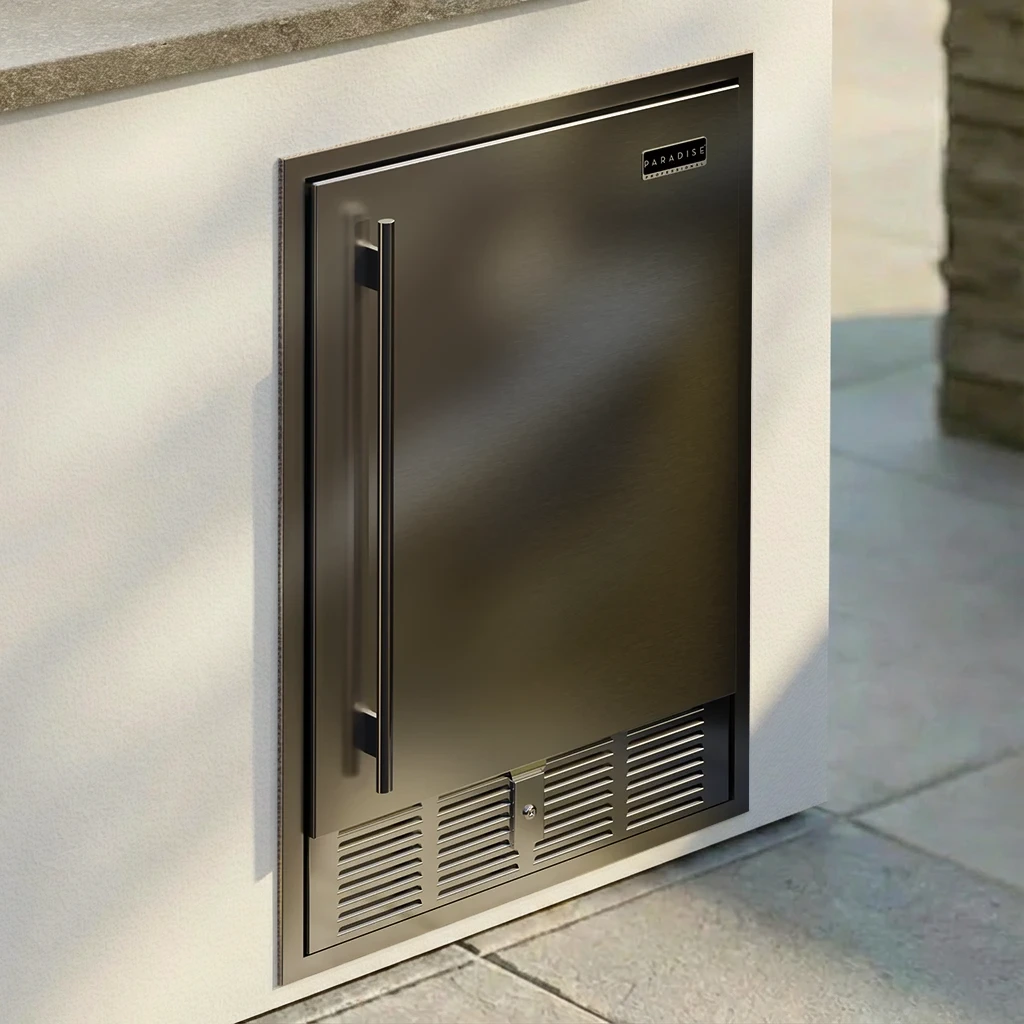 Built-in outdoor ice maker